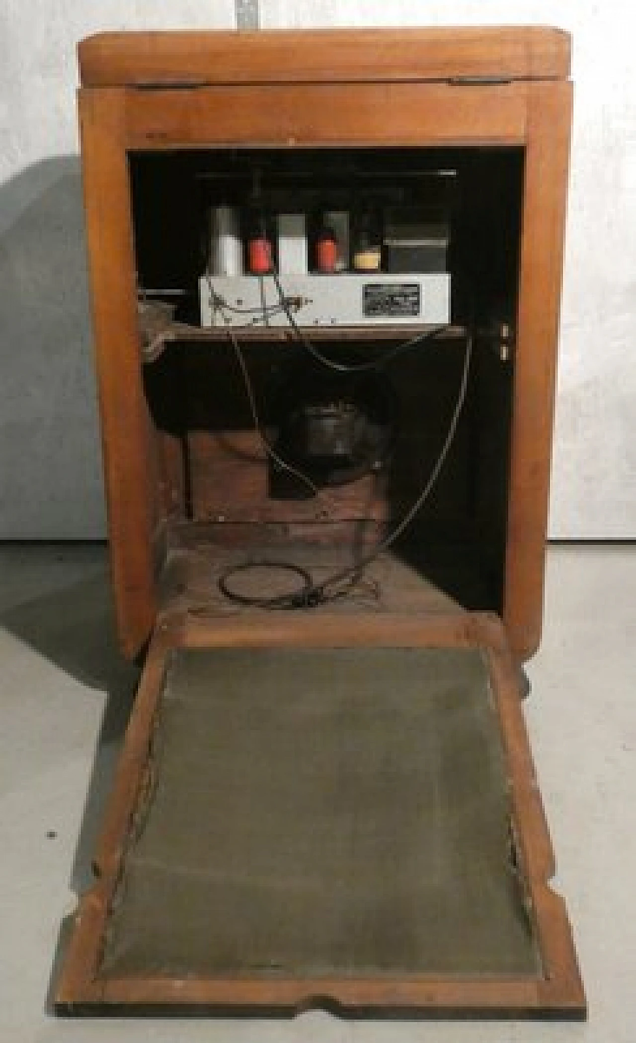 Marconi 1562 radio cabinet with turntable by Compagnia Marconi, 1940 27