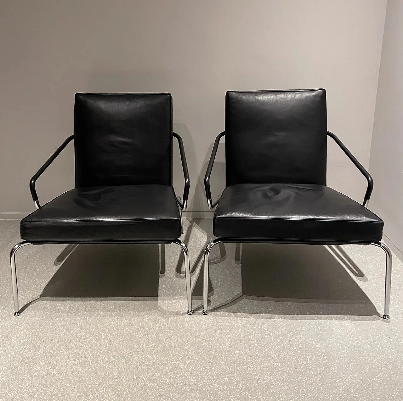 Pair of Berman leather armchairs by Rodolfo Dordoni for Minotti 1