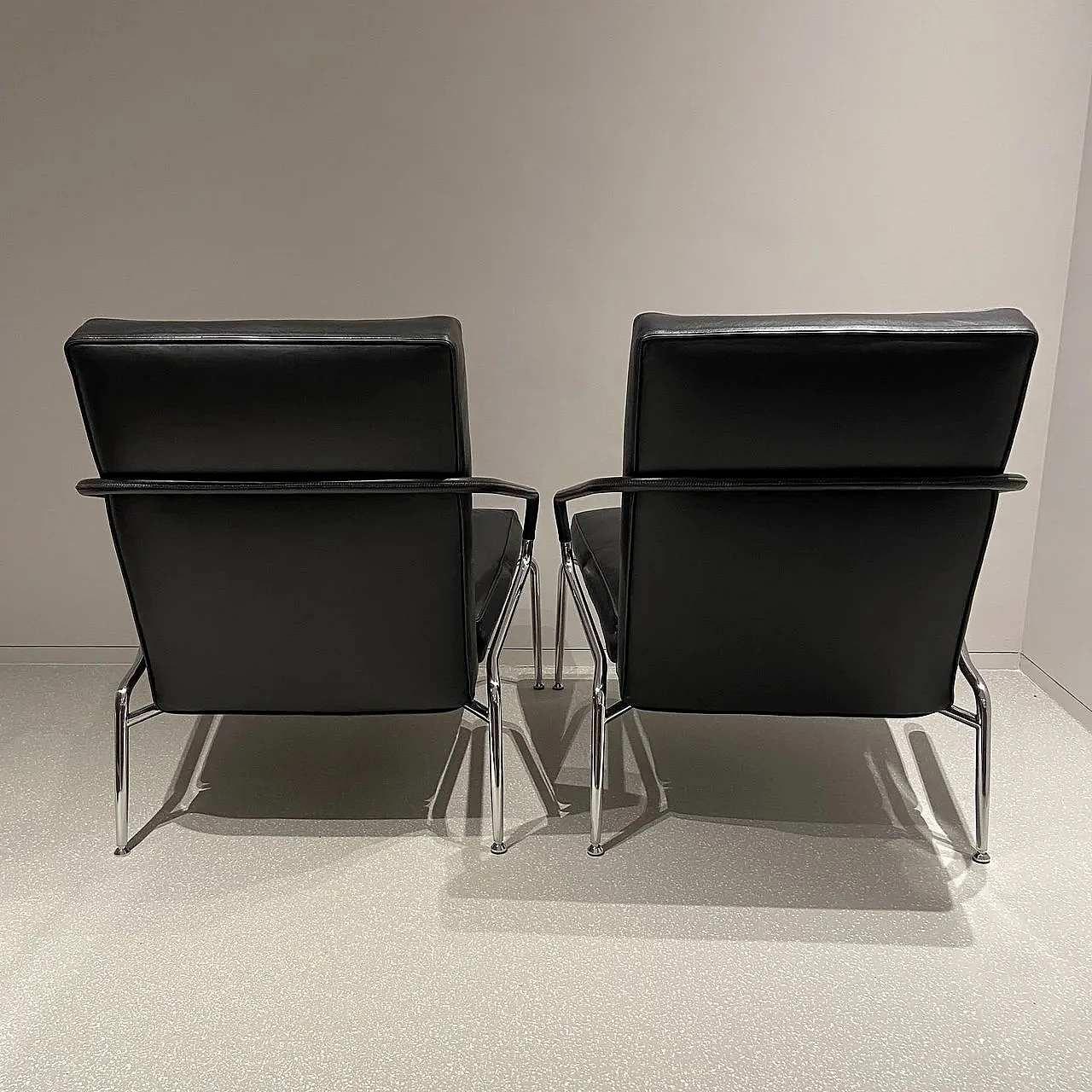 Pair of Berman leather armchairs by Rodolfo Dordoni for Minotti 3