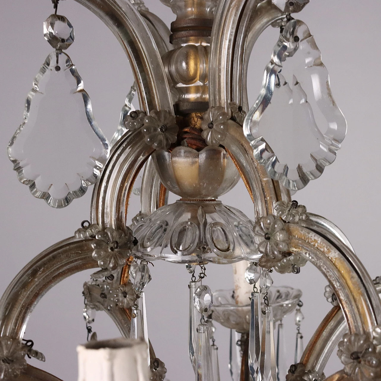 12-Light chandelier with with glass tip, necklaces and pendants 9