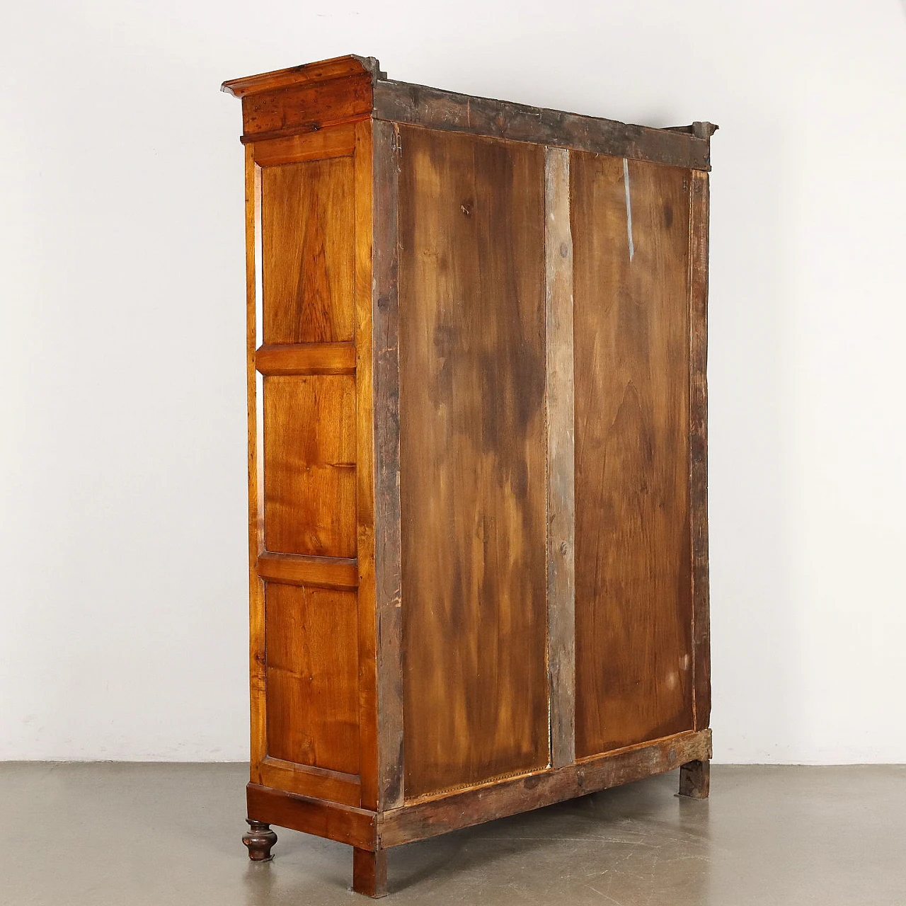 Walnut wardrobe with two paneled doors, 19th century 10