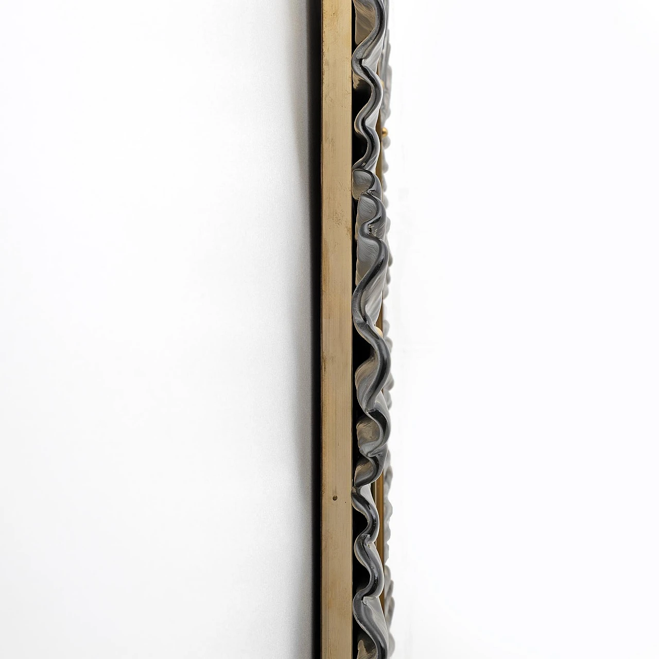 Specchio da parete in ottone con foglie di vetro di Murano, anni '90 7