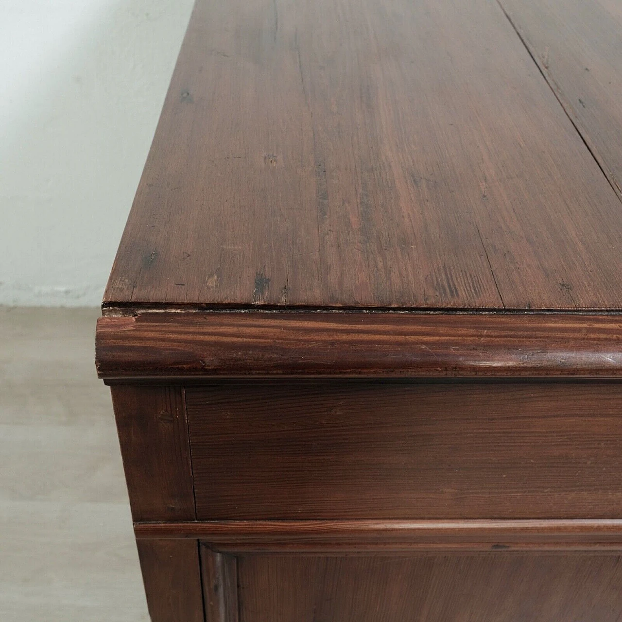 Walnut-stained larch sideboard, late 19th century 19