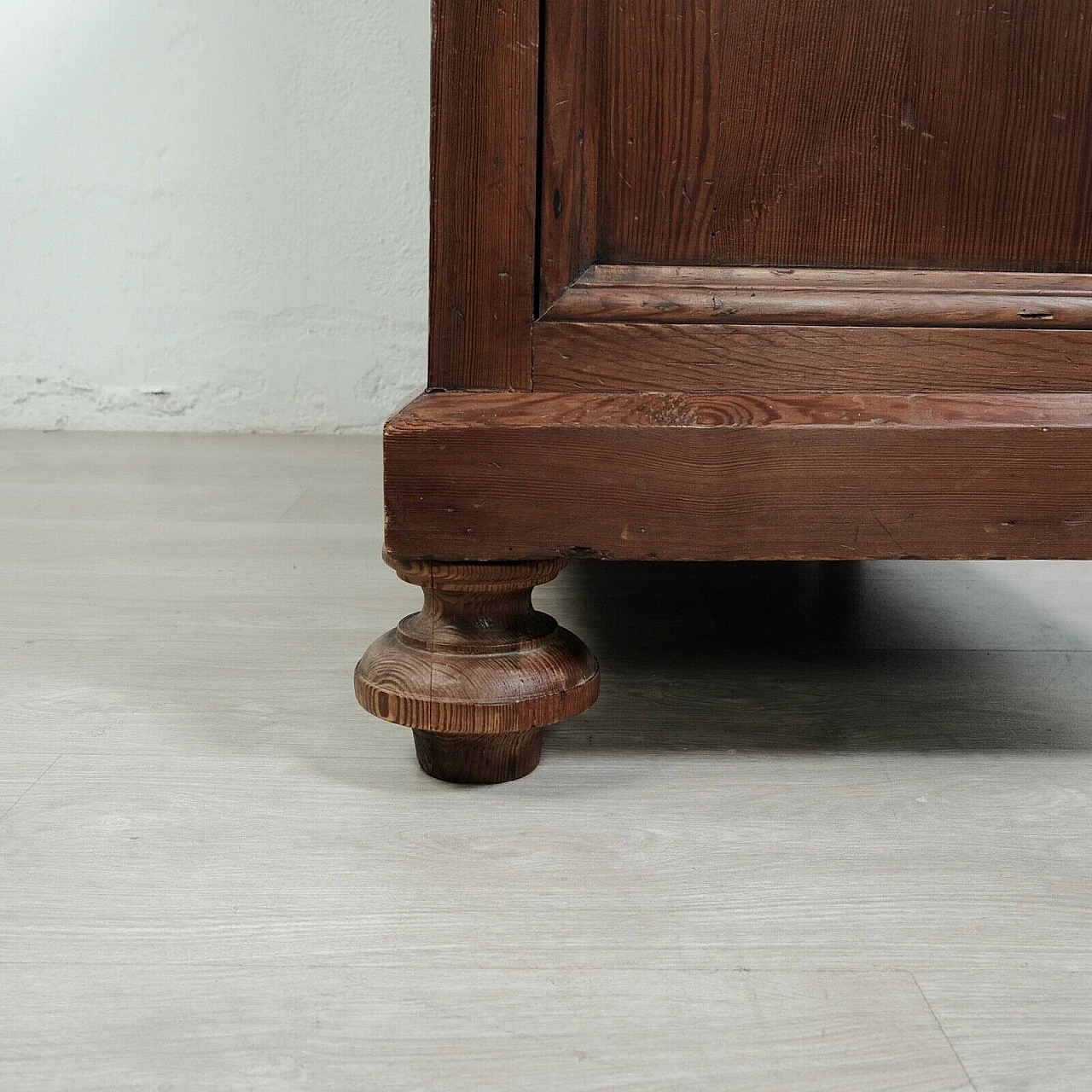 Walnut-stained larch sideboard, late 19th century 22