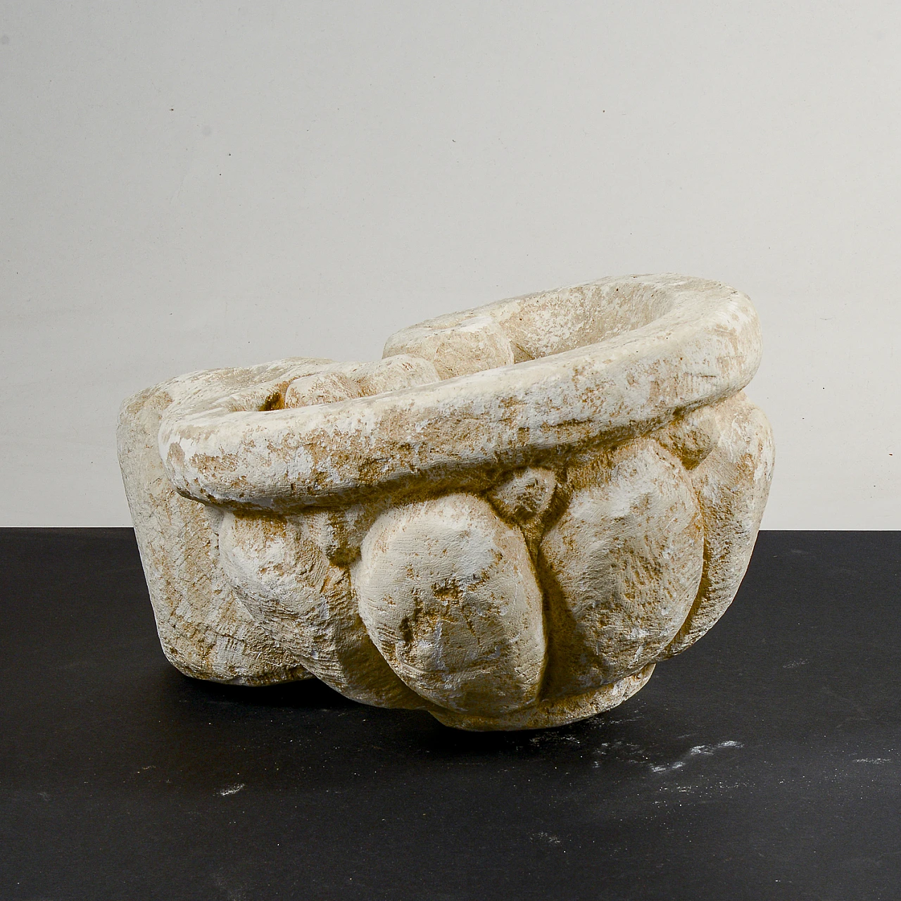 Vaschetta a forma di conchiglia in impasto pietra 1