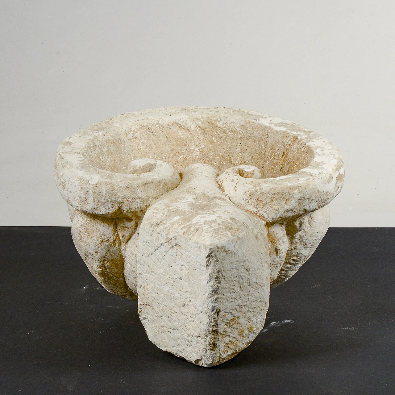 Vaschetta a forma di conchiglia in impasto pietra 5