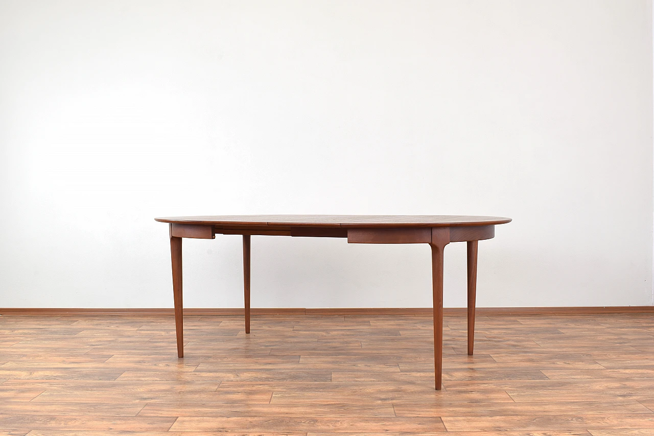 Danish round extendable teak table, 1960s 4