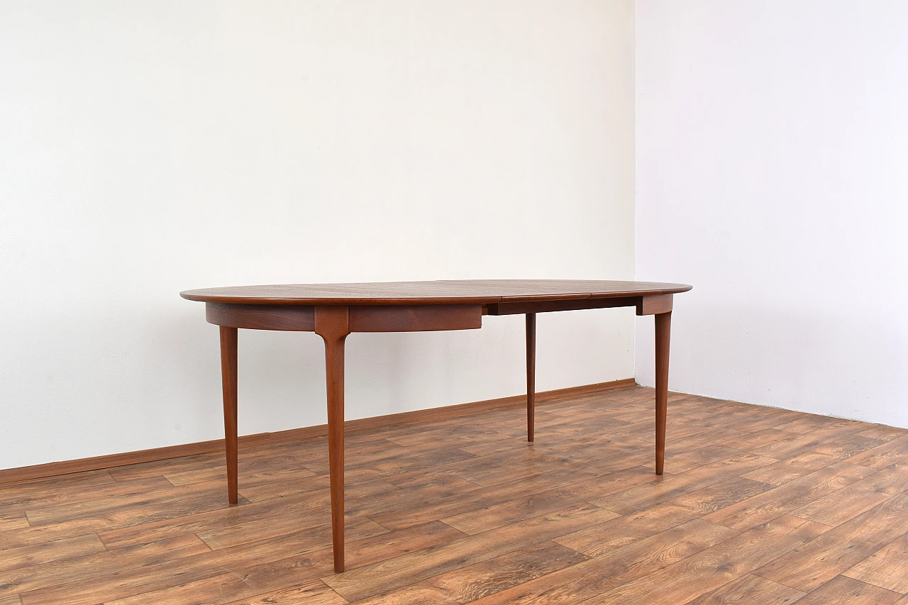 Danish round extendable teak table, 1960s 5