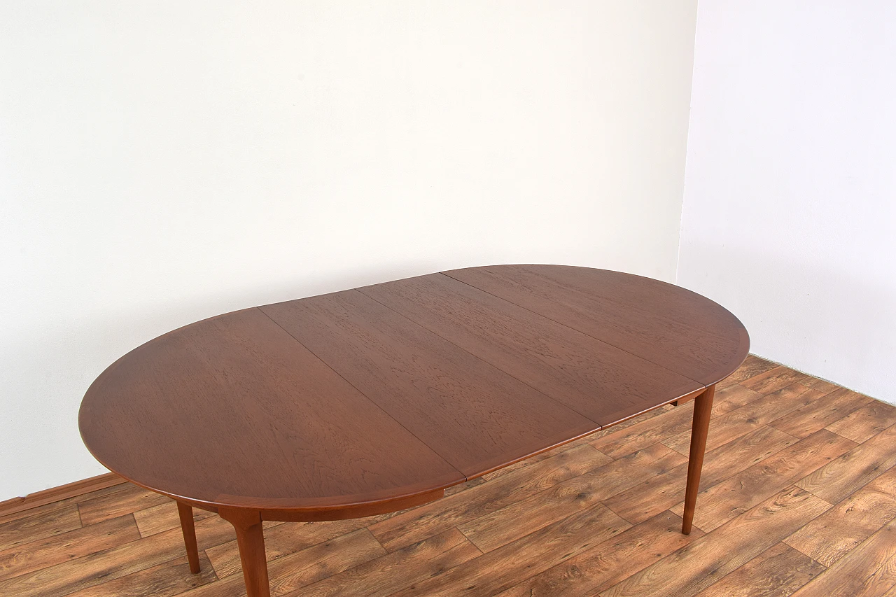 Danish round extendable teak table, 1960s 12