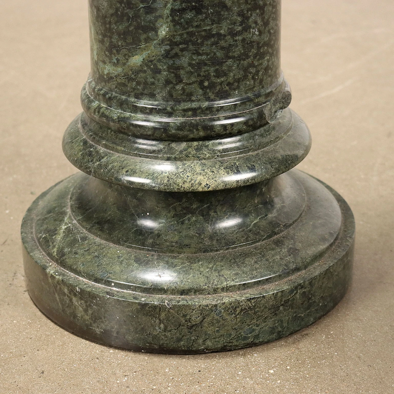Serpentine green marble turned bust column 8