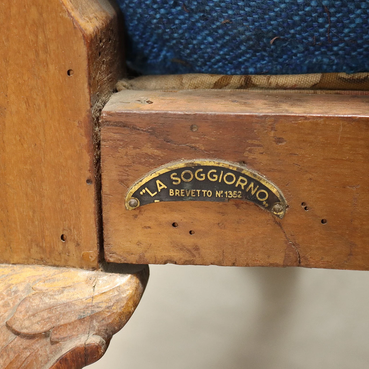 Coppia di Poltrone in legno intagliato di La Soggiorno, anni '30 10