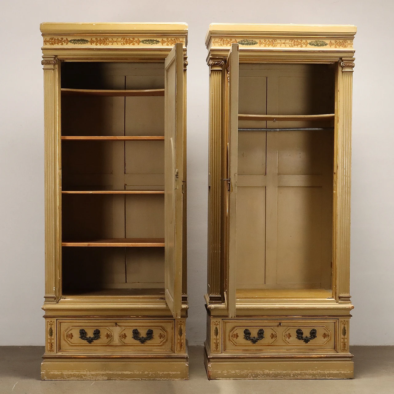 Pair of carved and gilded wooden wardrobe with phytomorphic motifs 3