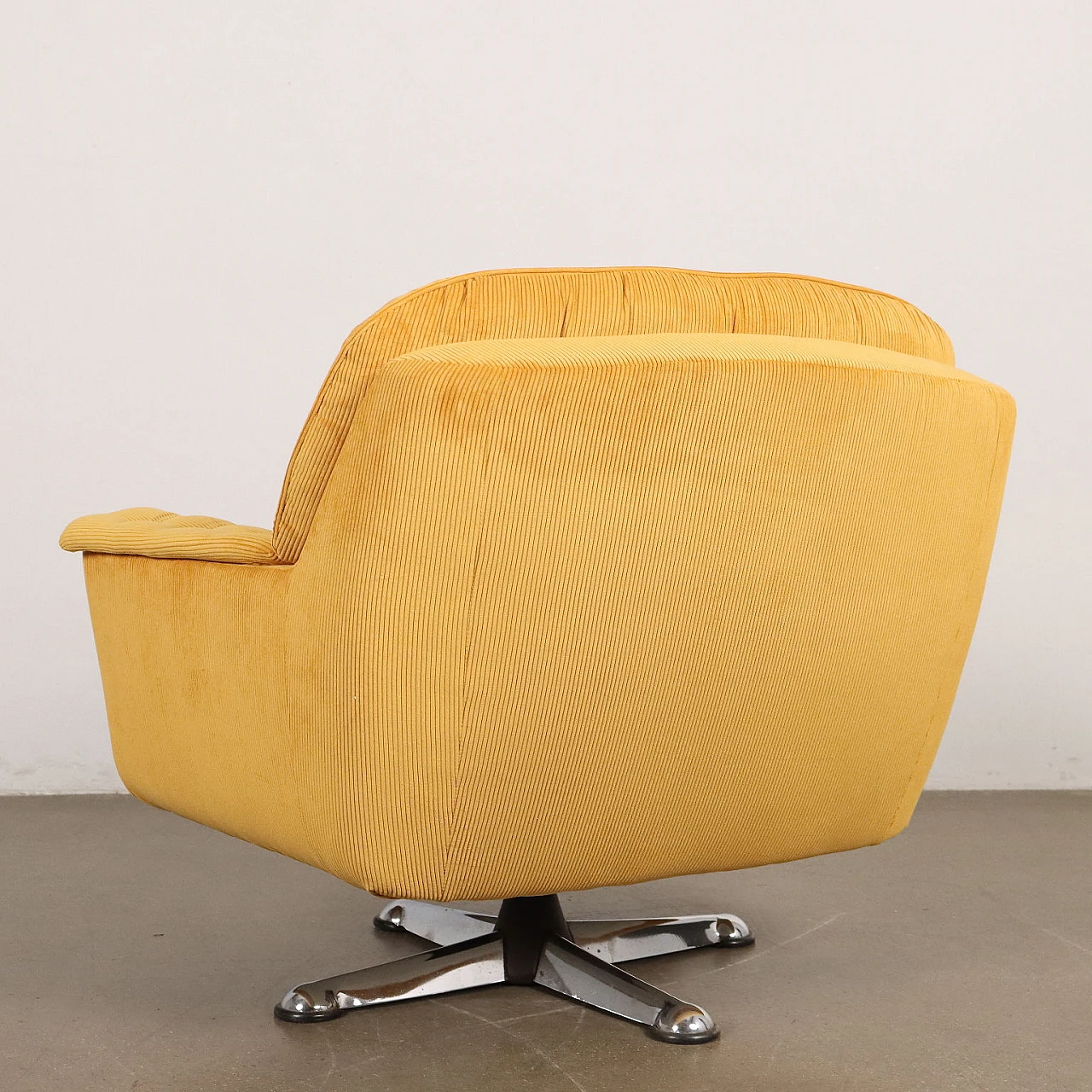 Armchair with yellow velvet upholstery and metal base, 1970s 7