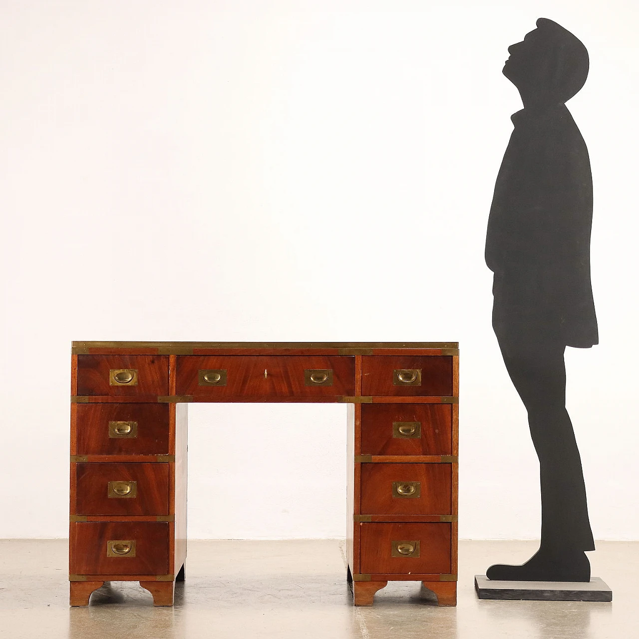 Scrittoio stile Marina inglese in legno, marocchino e ottone 2