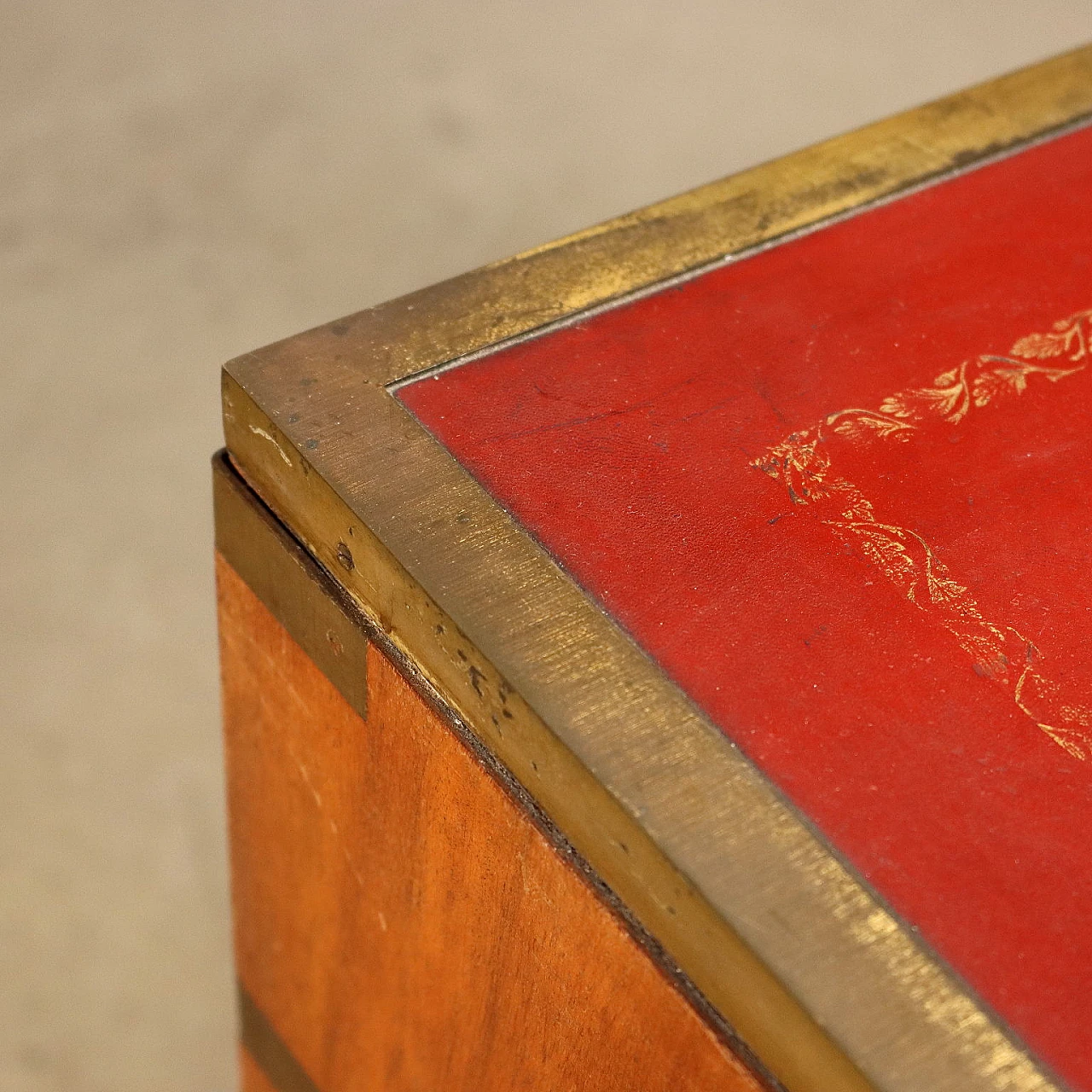 Scrittoio stile Marina inglese in legno, marocchino e ottone 5