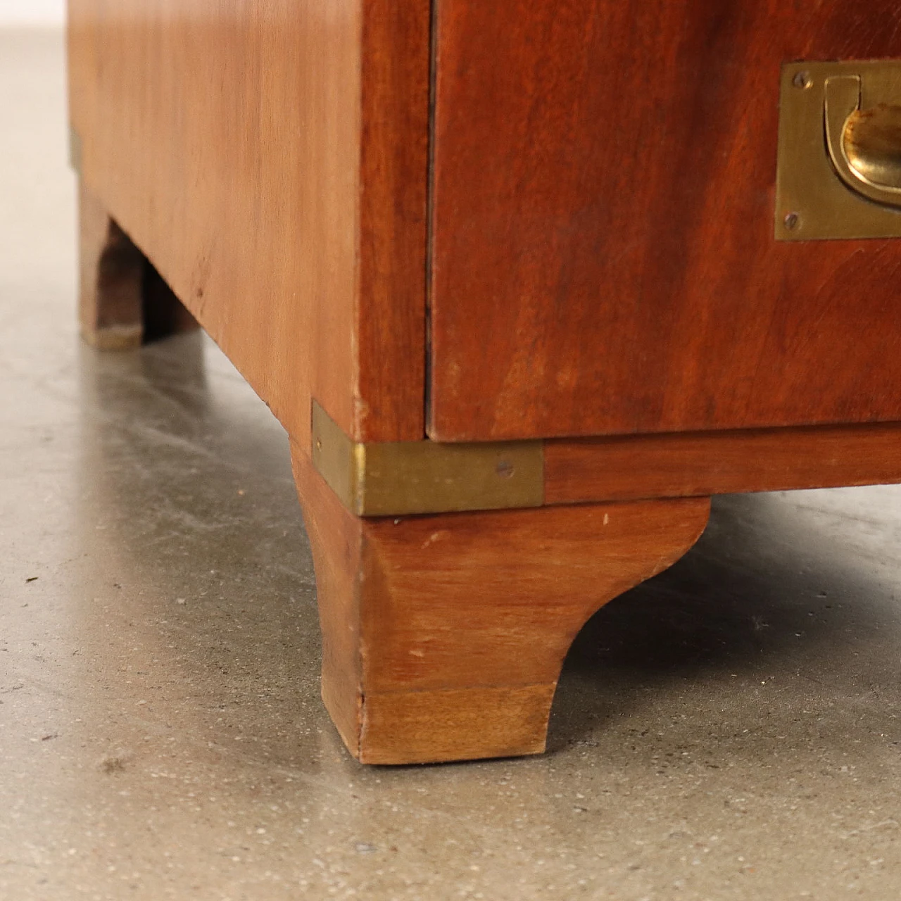 Scrittoio stile Marina inglese in legno, marocchino e ottone 8