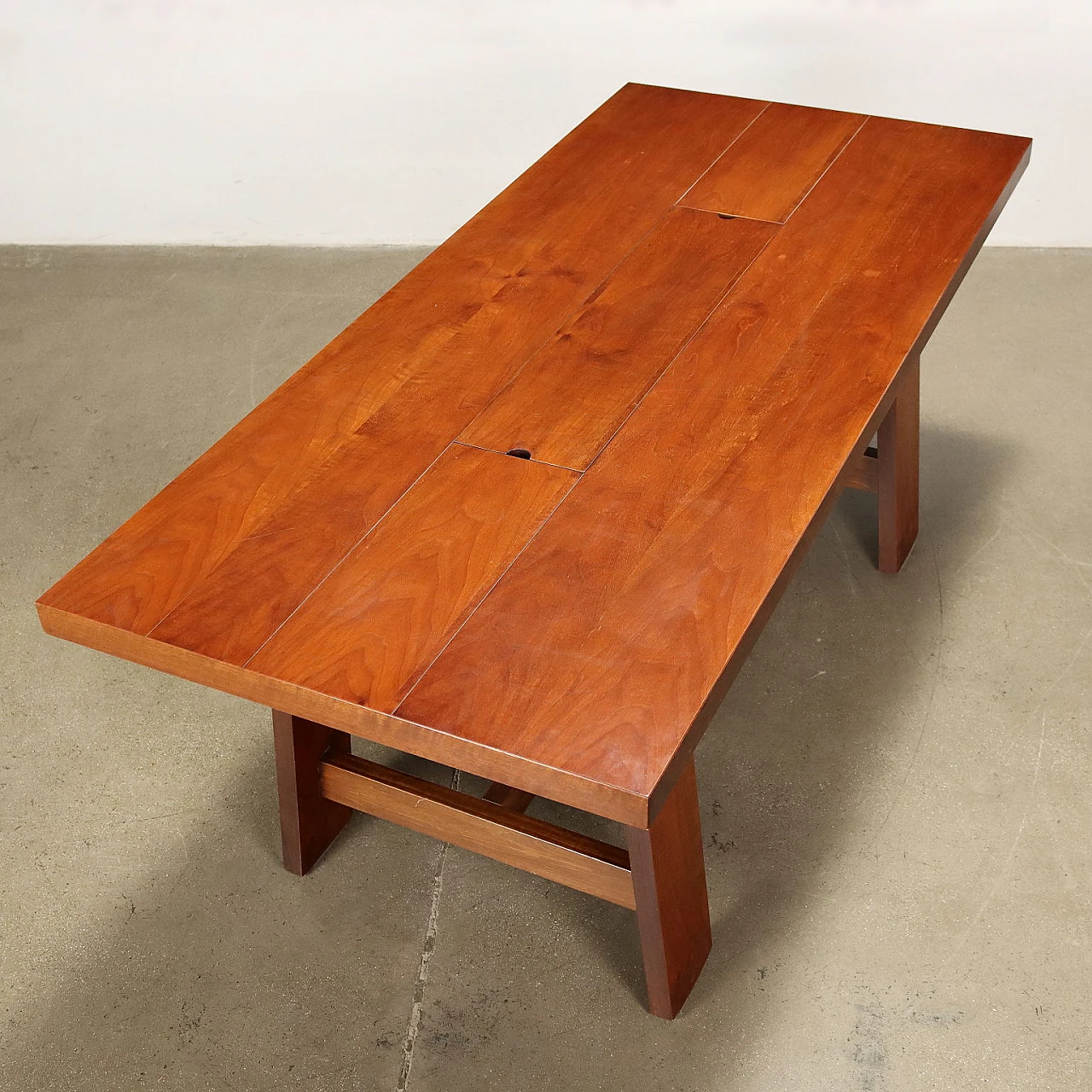 Tavolo in legno impiallacciato e massello di noce di Silvio Coppola per Bernini, anni '60 5