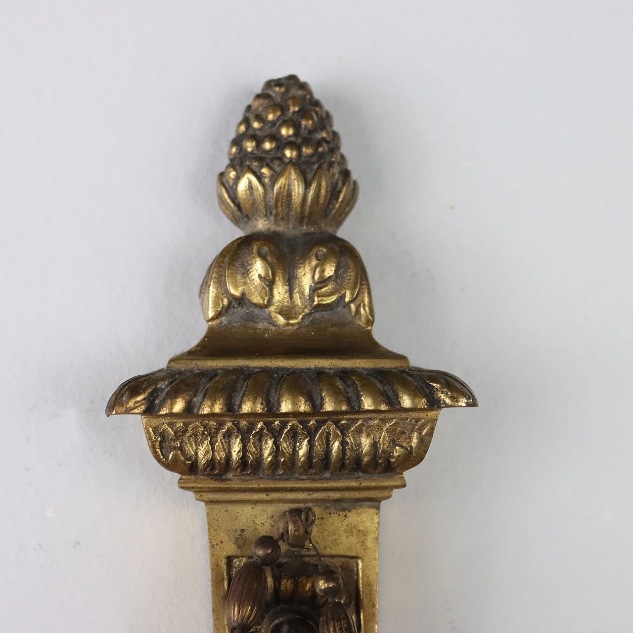Coppia di Lampade da parete a due luci in bronzo dorato 5