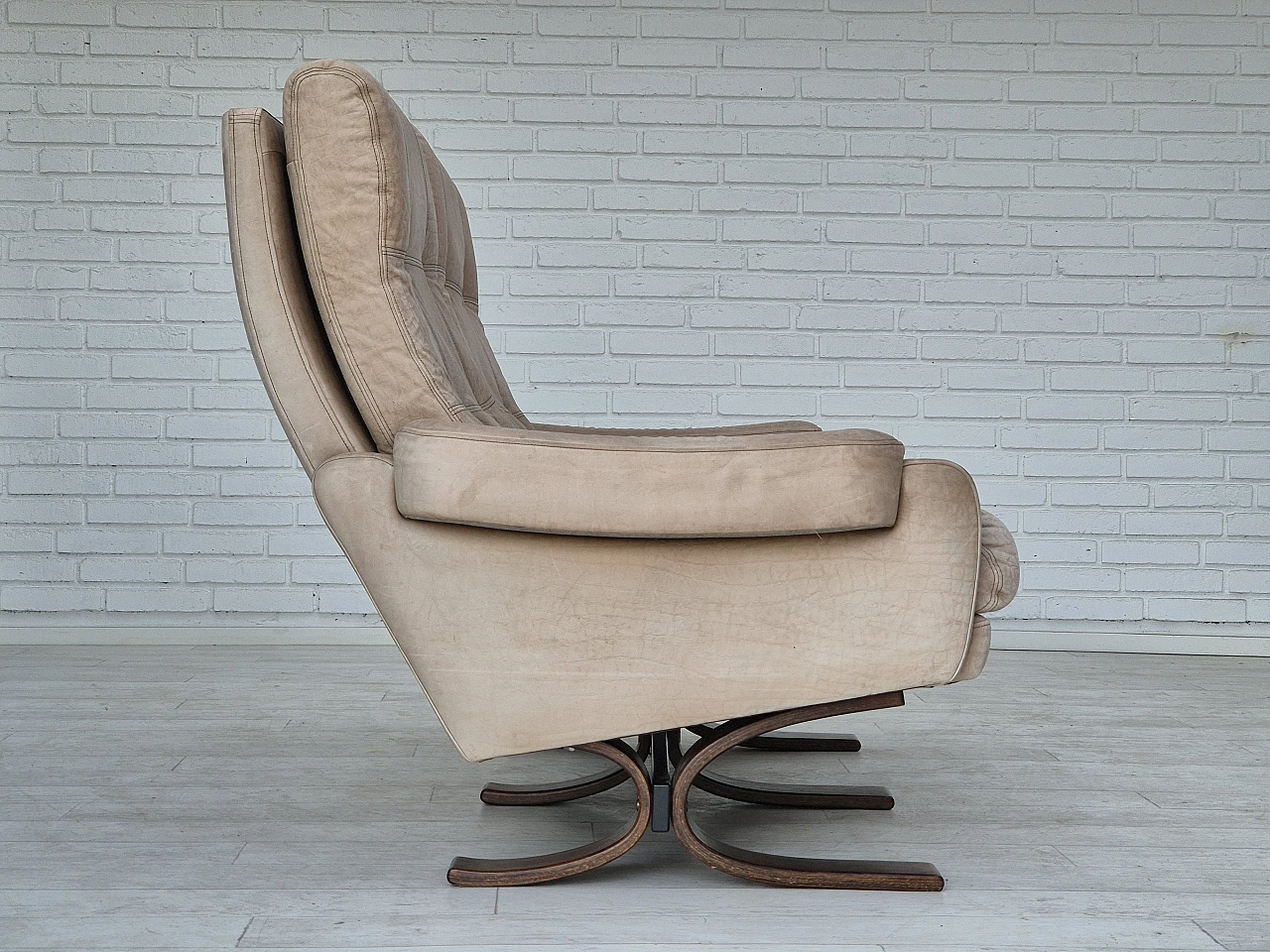 Scandinavian two-seater bent beech and leather sofa, 1970s 3