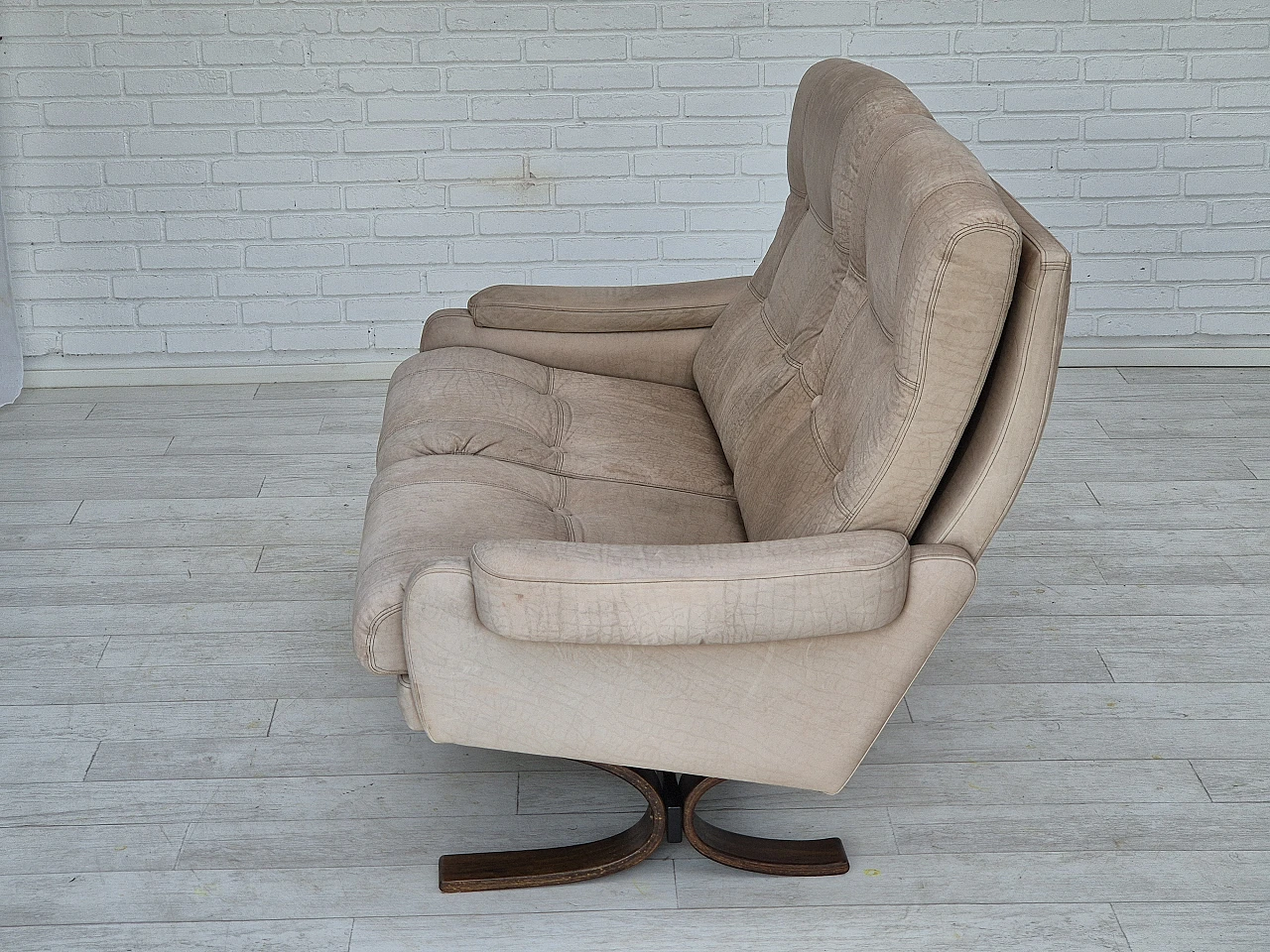 Scandinavian two-seater bent beech and leather sofa, 1970s 12