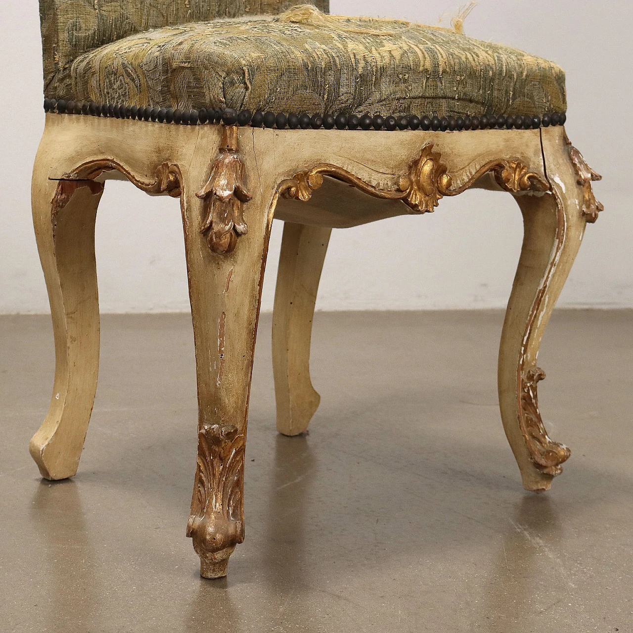 Pair of gilt chairs with leaf motifs & brocade fabric, 19th century 7