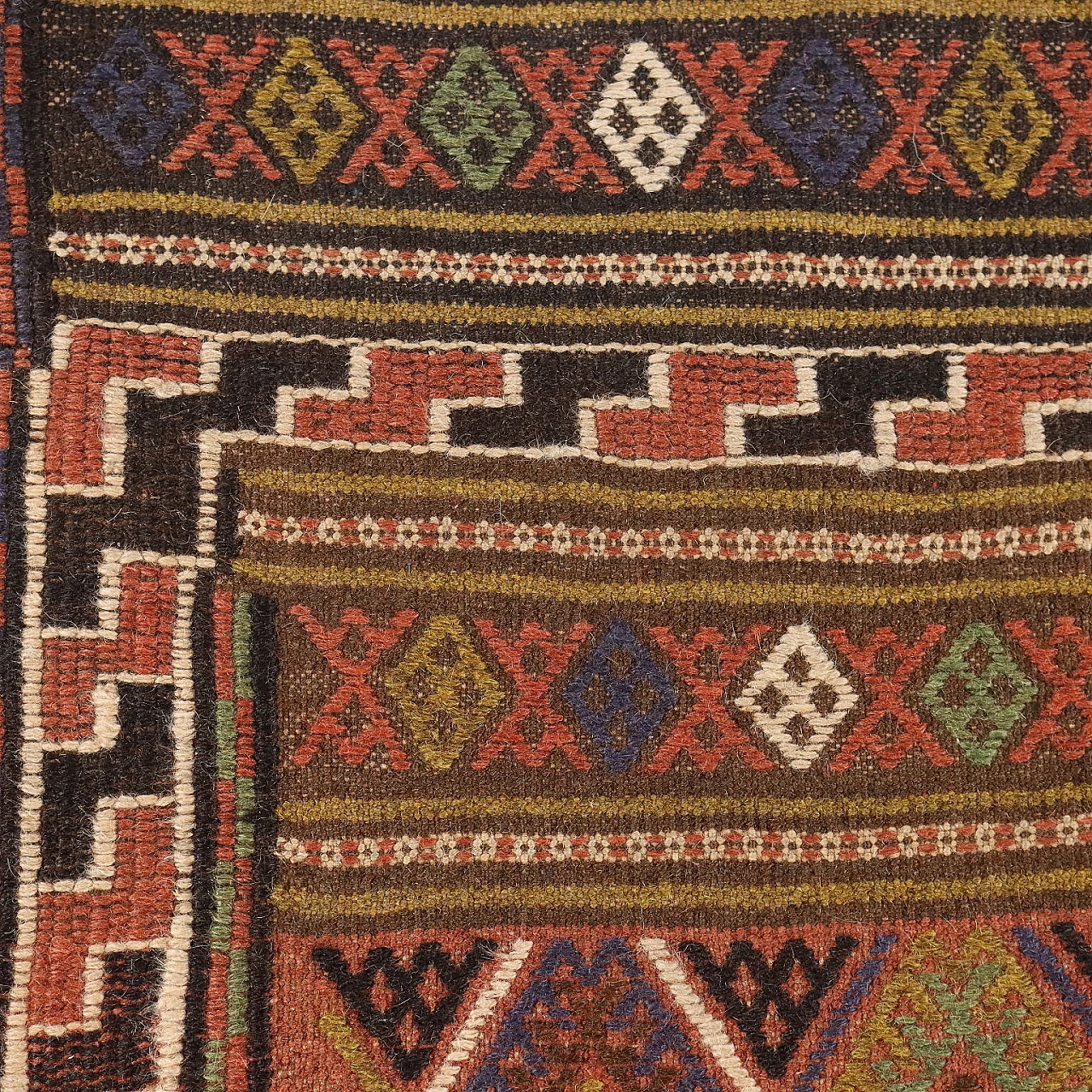 Tappeto Kilim in lana con decorazioni a rombo 4