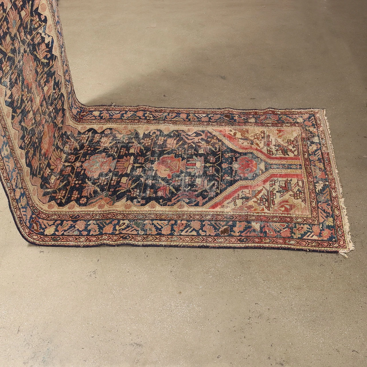Malayer thin knot rug in cotton and wool 5