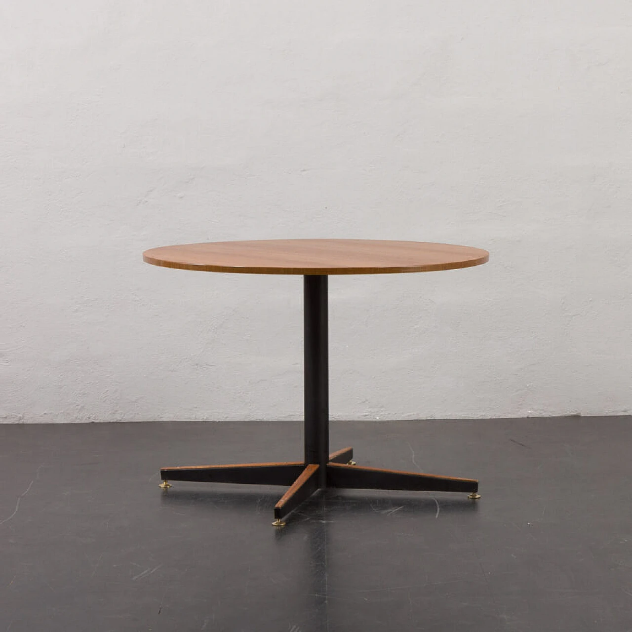 Round teak table attributed to Gio Ponti, 1950s 4