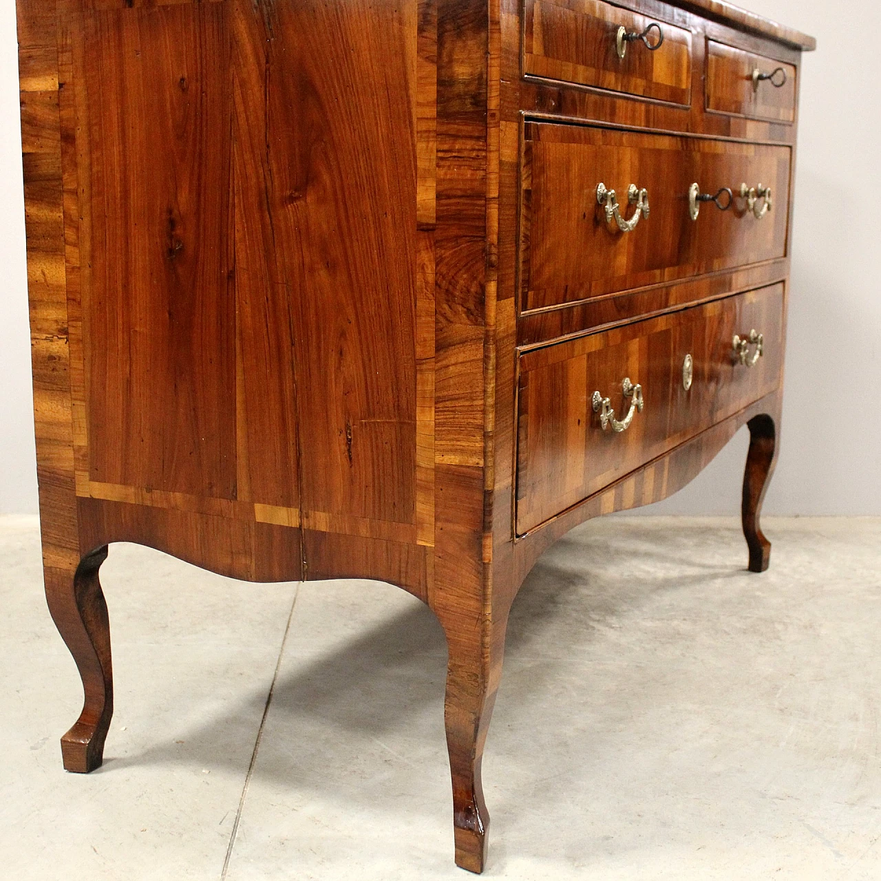 Solid walnut Louis XV chest of drawers, 18th century 6