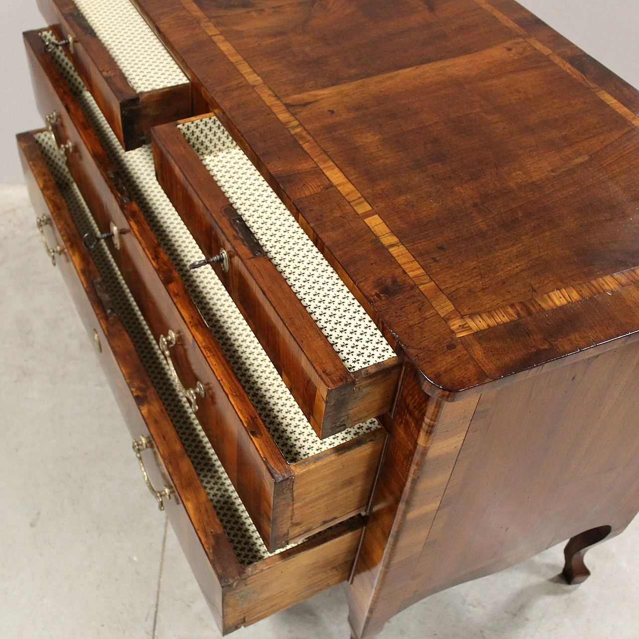 Solid walnut Louis XV chest of drawers, 18th century 9