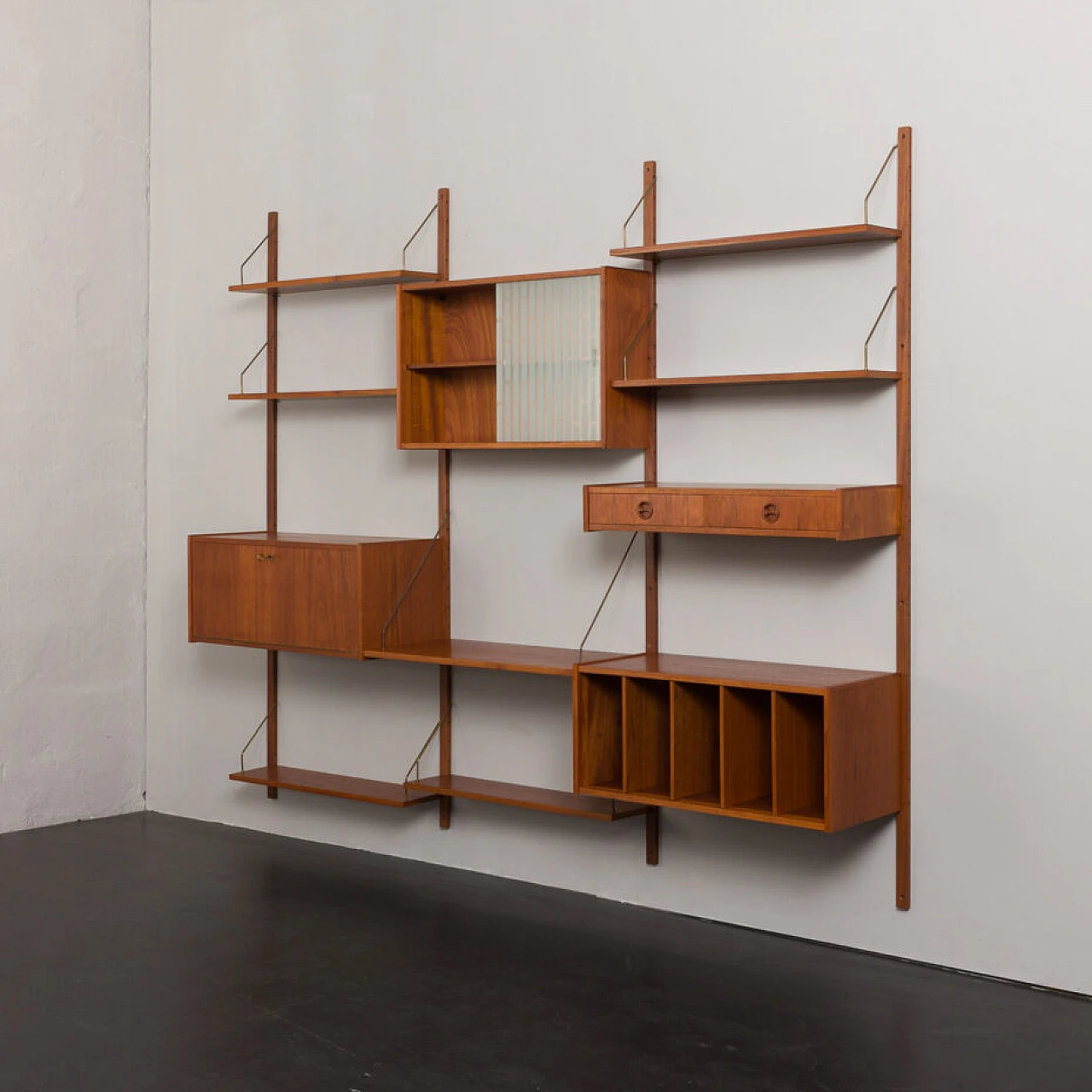 Libreria danese in teak con scomparto per dischi in vinile, anni '60 5