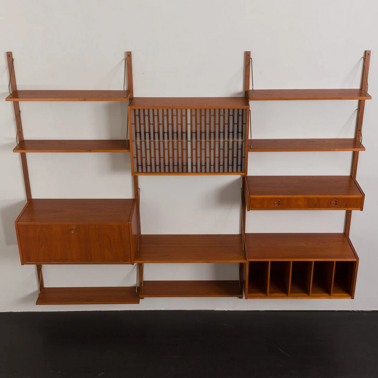 Libreria danese in teak con scomparto per dischi in vinile, anni '60 9