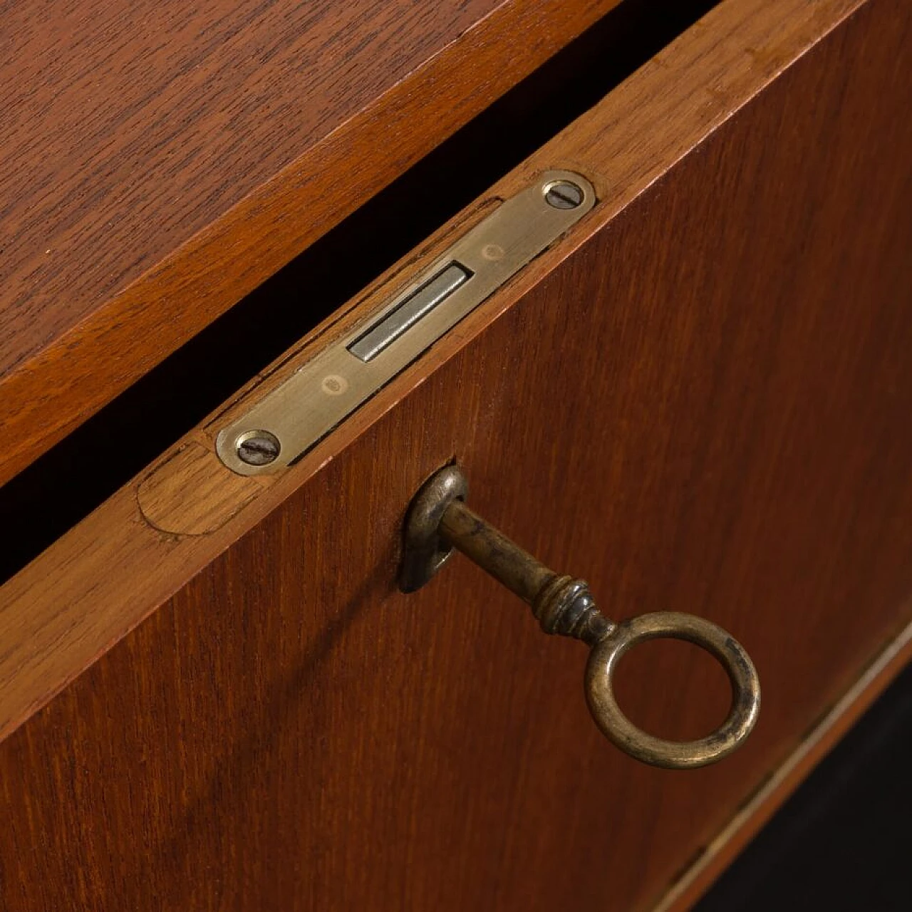 Libreria danese in teak con scomparto per dischi in vinile, anni '60 10