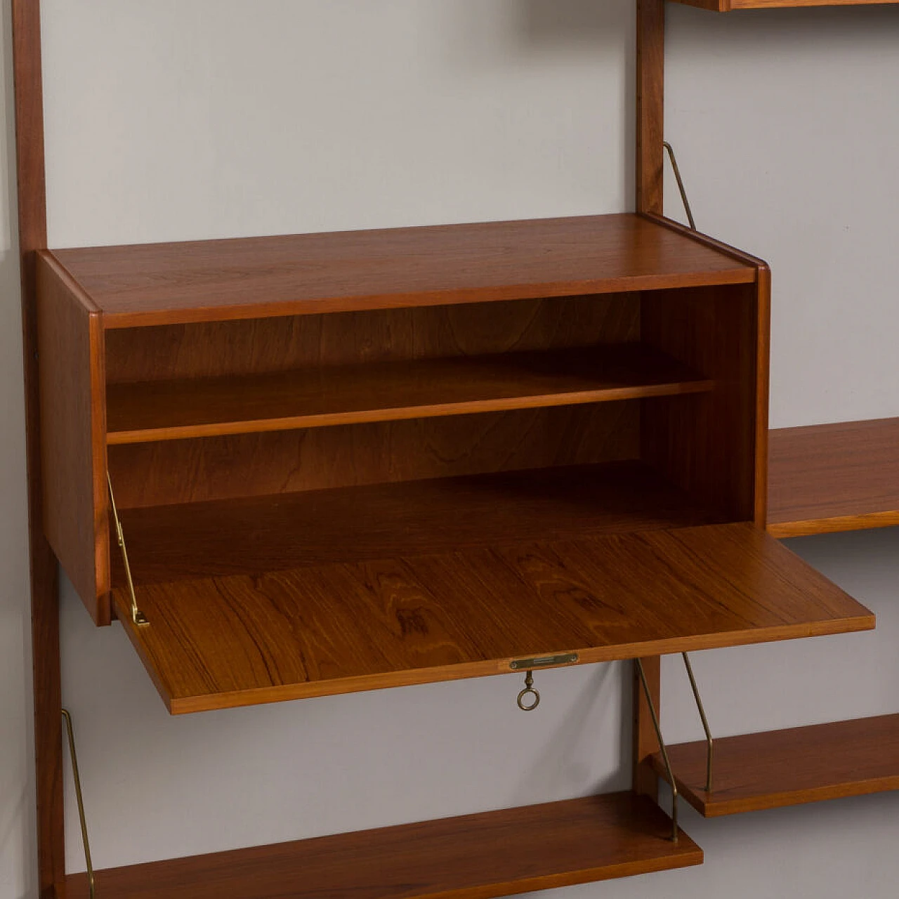 Libreria danese in teak con scomparto per dischi in vinile, anni '60 12