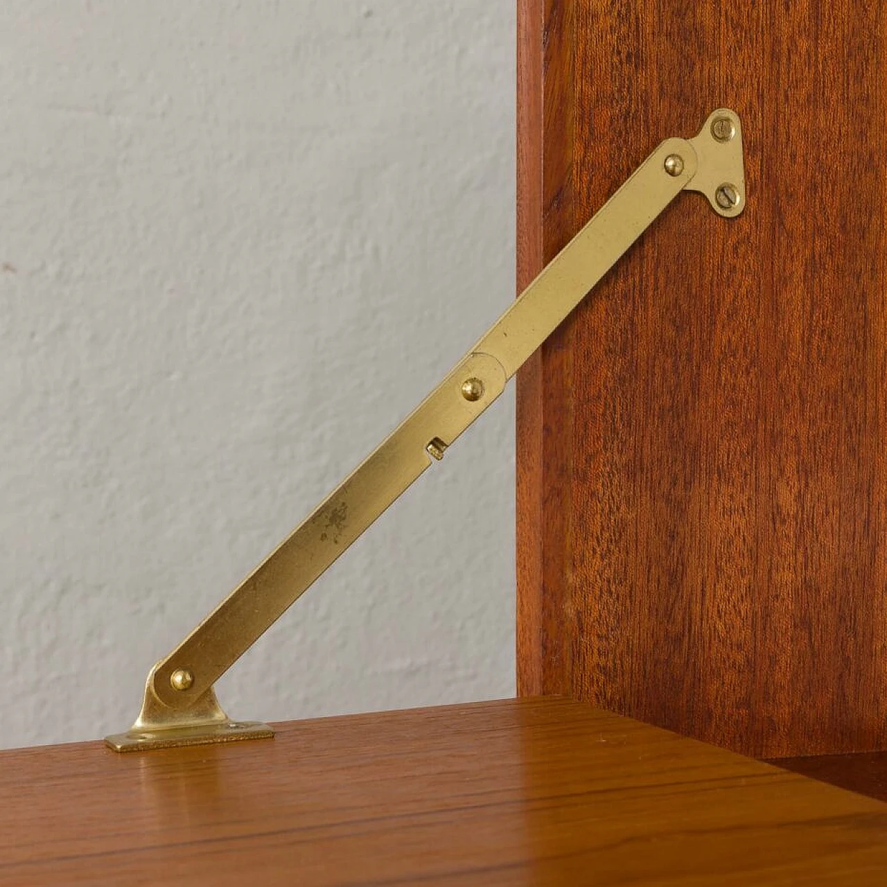 Libreria danese in teak con scomparto per dischi in vinile, anni '60 13