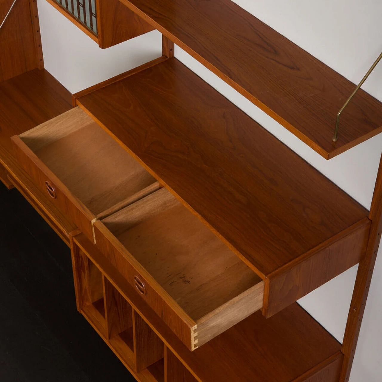 Libreria danese in teak con scomparto per dischi in vinile, anni '60 15