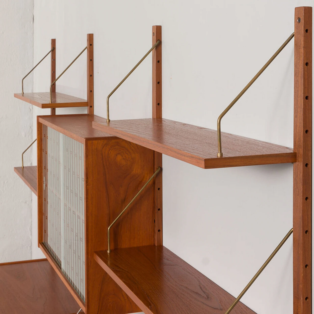 Libreria danese in teak con scomparto per dischi in vinile, anni '60 18