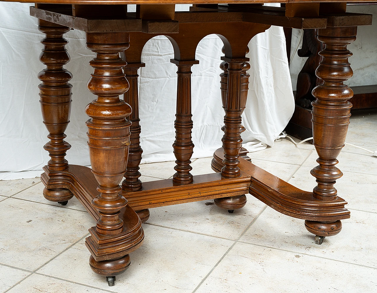 Henry II table in solid walnut, second half of 19th century 2
