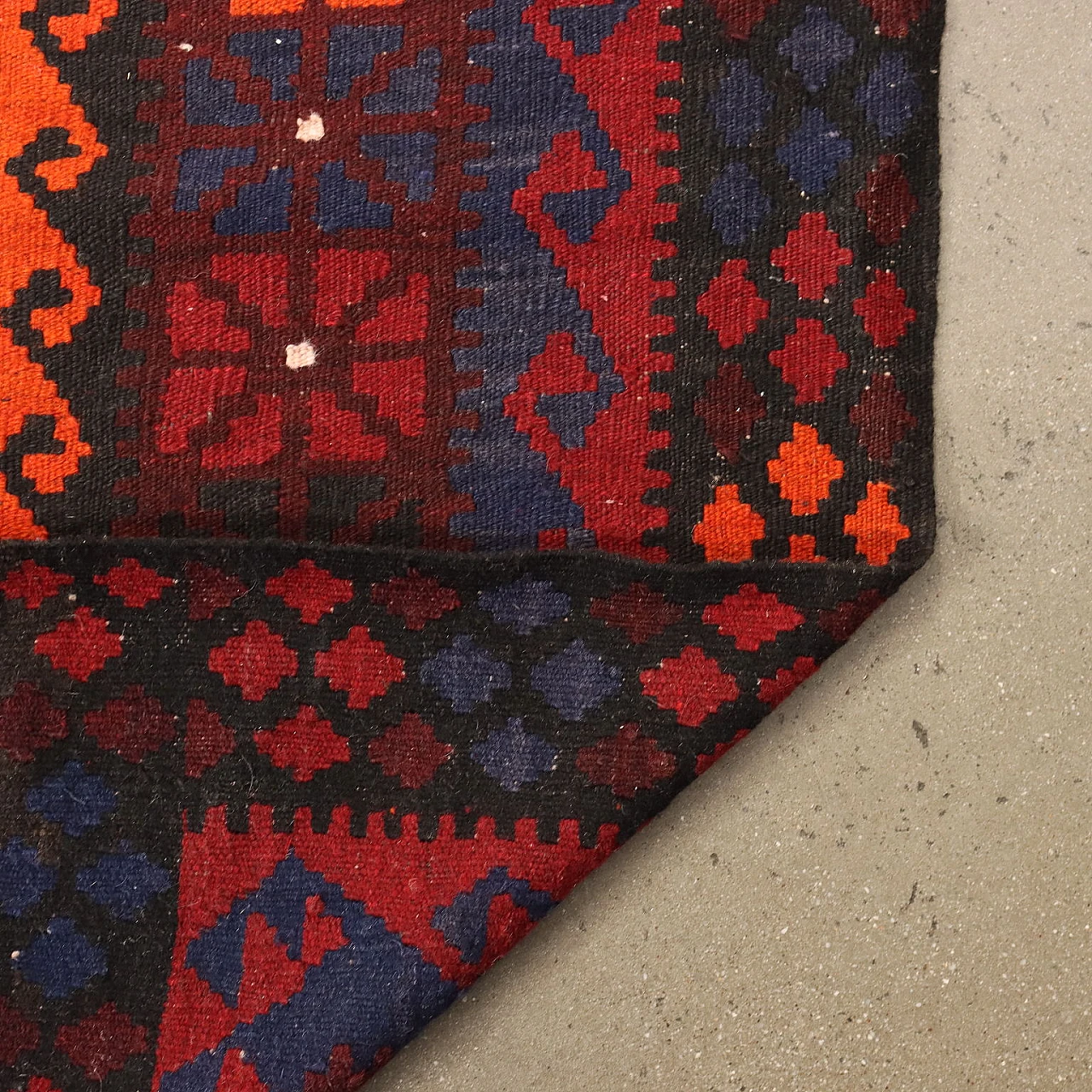 Hand-made red wool Kilim rug 8