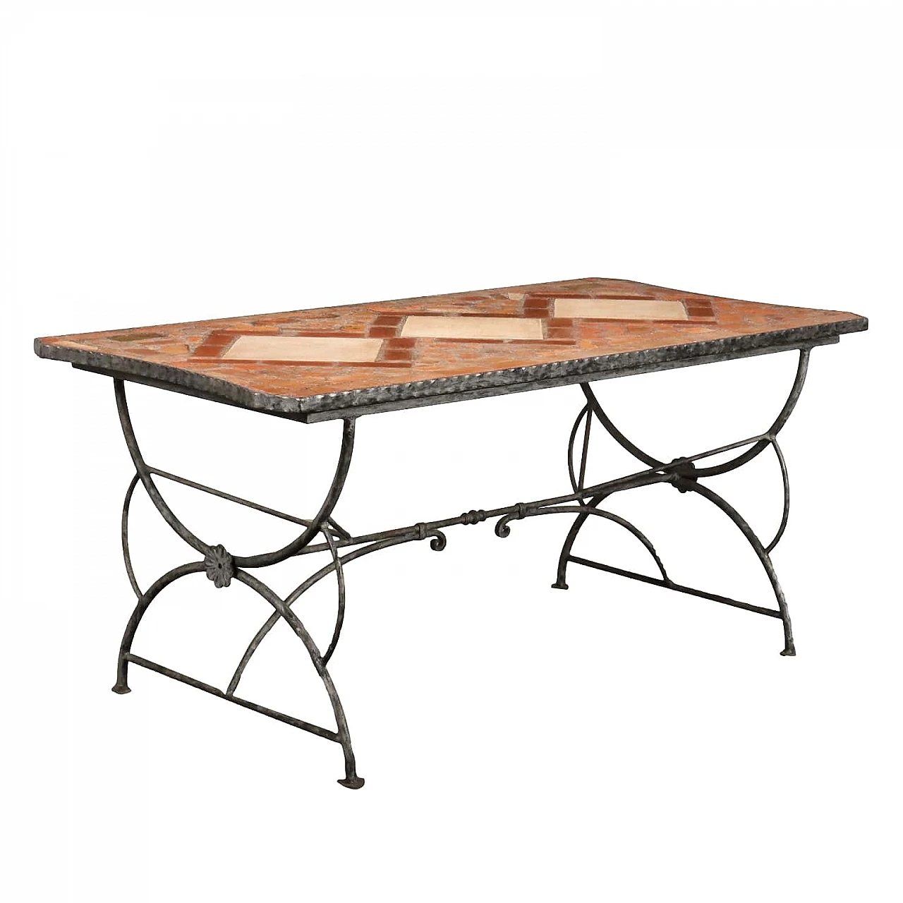 Tavolo da giardino in ferro con piano in cotto e ceramica 1