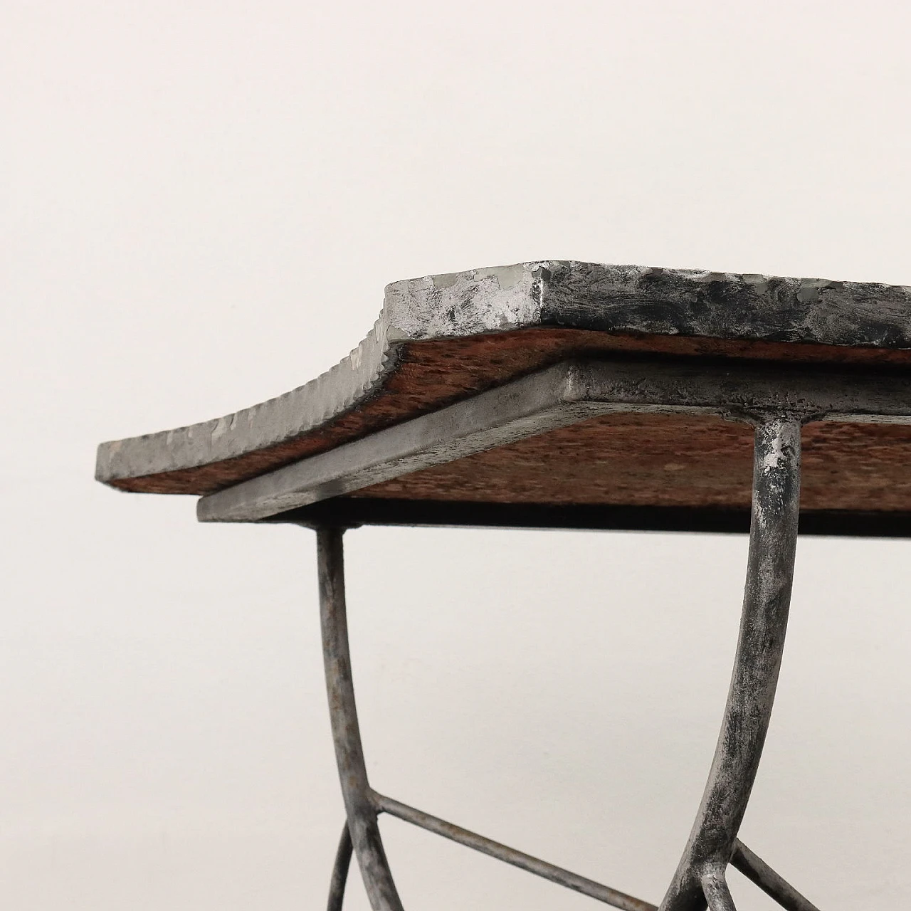 Tavolo da giardino in ferro con piano in cotto e ceramica 6