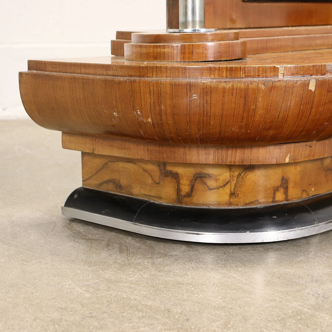 Walnut dressing table with mirror, 1930s 10