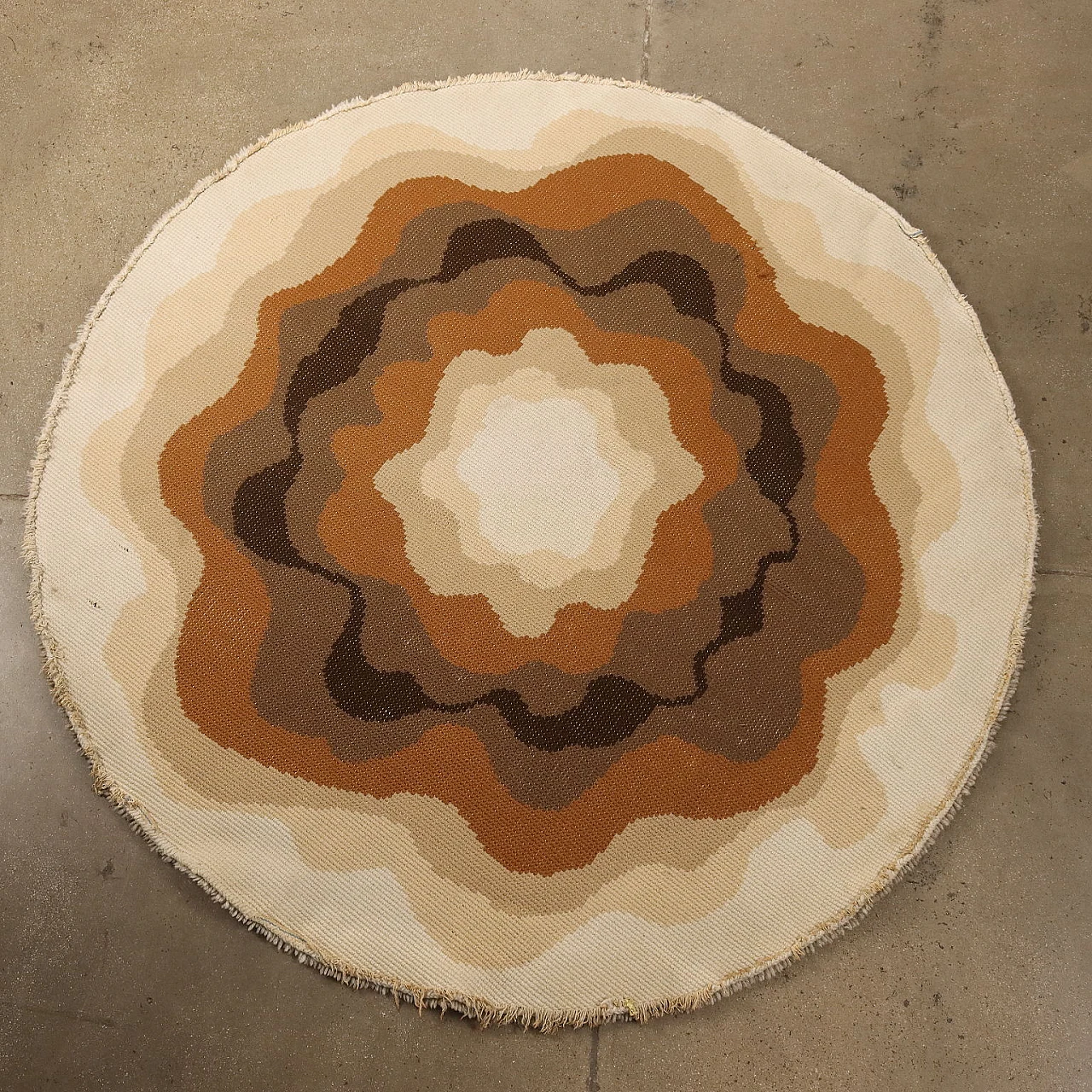 Tappeto rotondo in lana marrone e beige 5