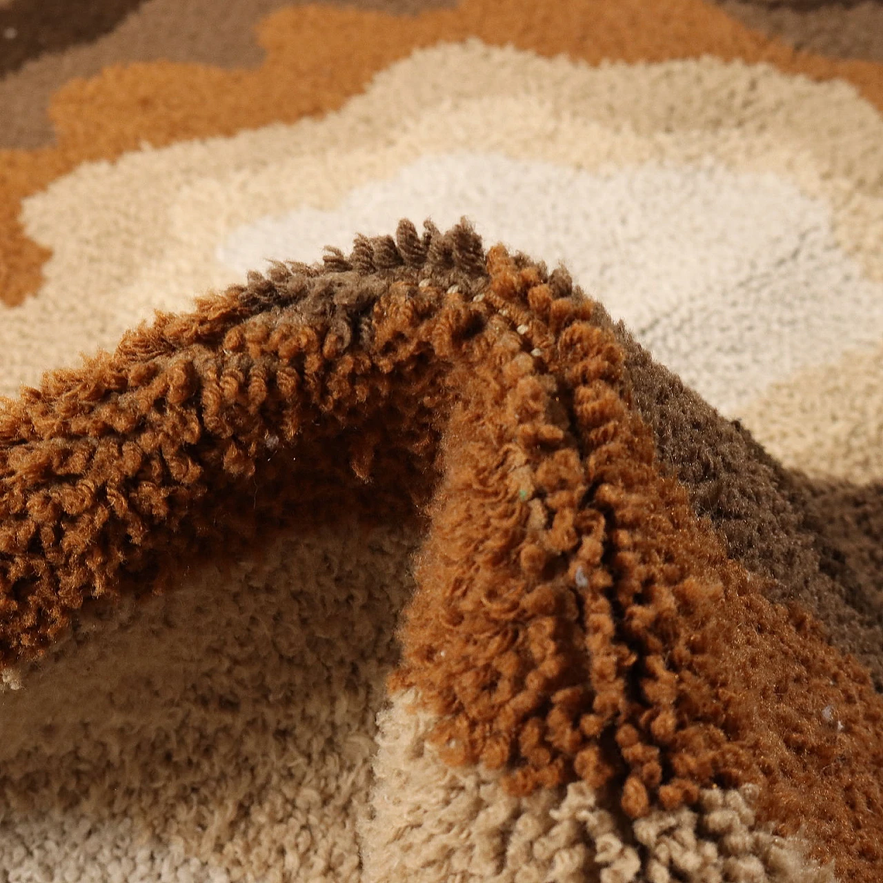 Tappeto rotondo in lana marrone e beige 7