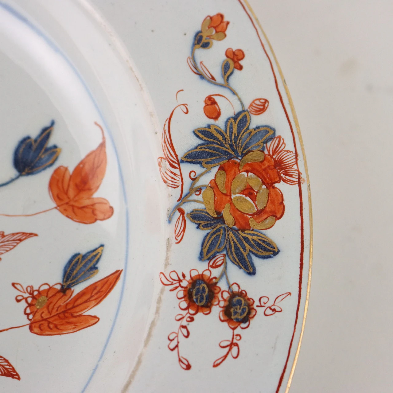 4 Polychrome majolica plates by Rubati, 18th century 6