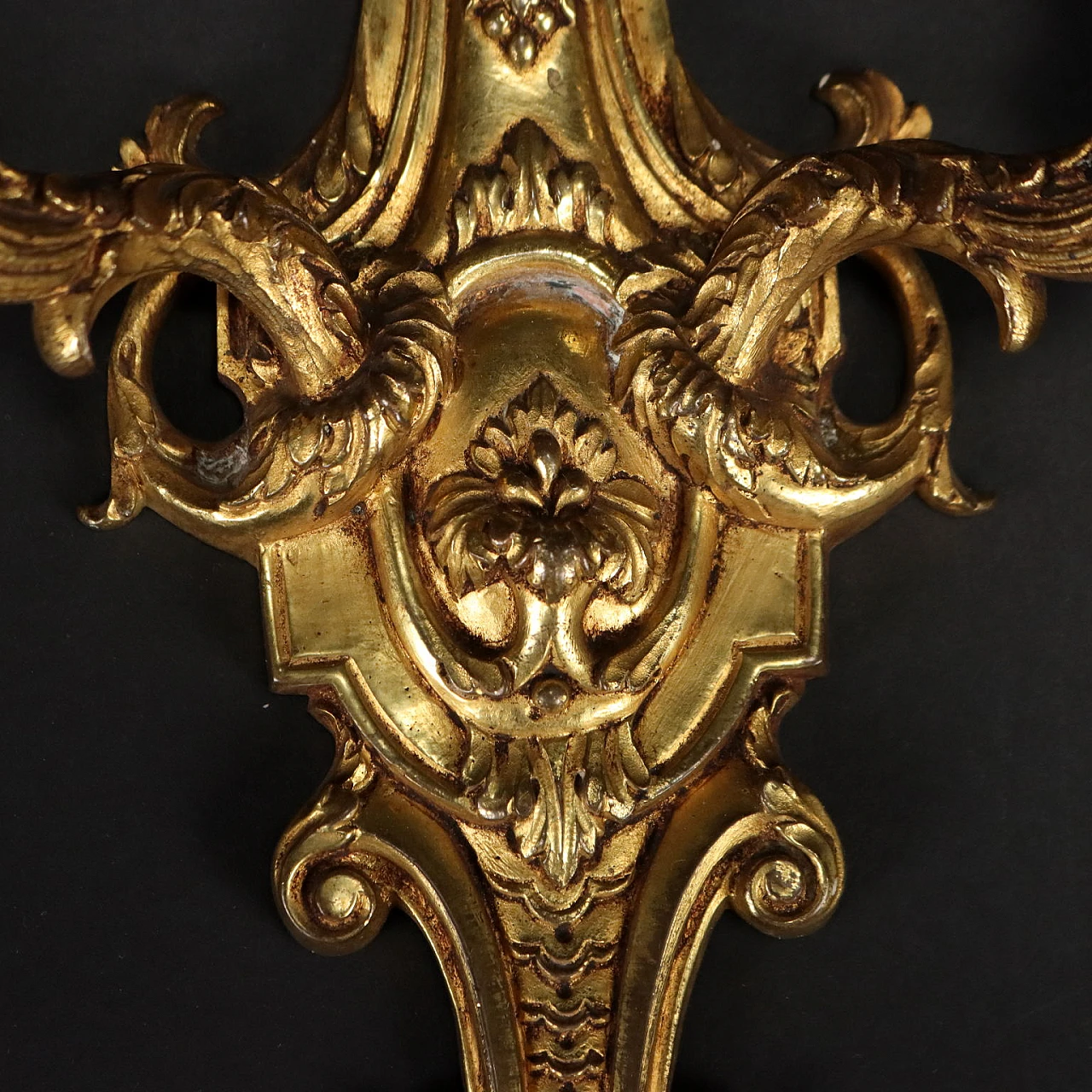 Coppia di applique stile Neoclassico in bronzo dorato, inizio '900 5