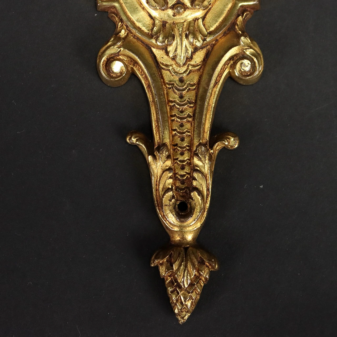 Coppia di applique stile Neoclassico in bronzo dorato, inizio '900 6