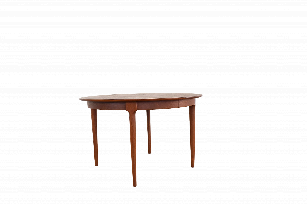 Danish round extendable teak table, 1960s 14