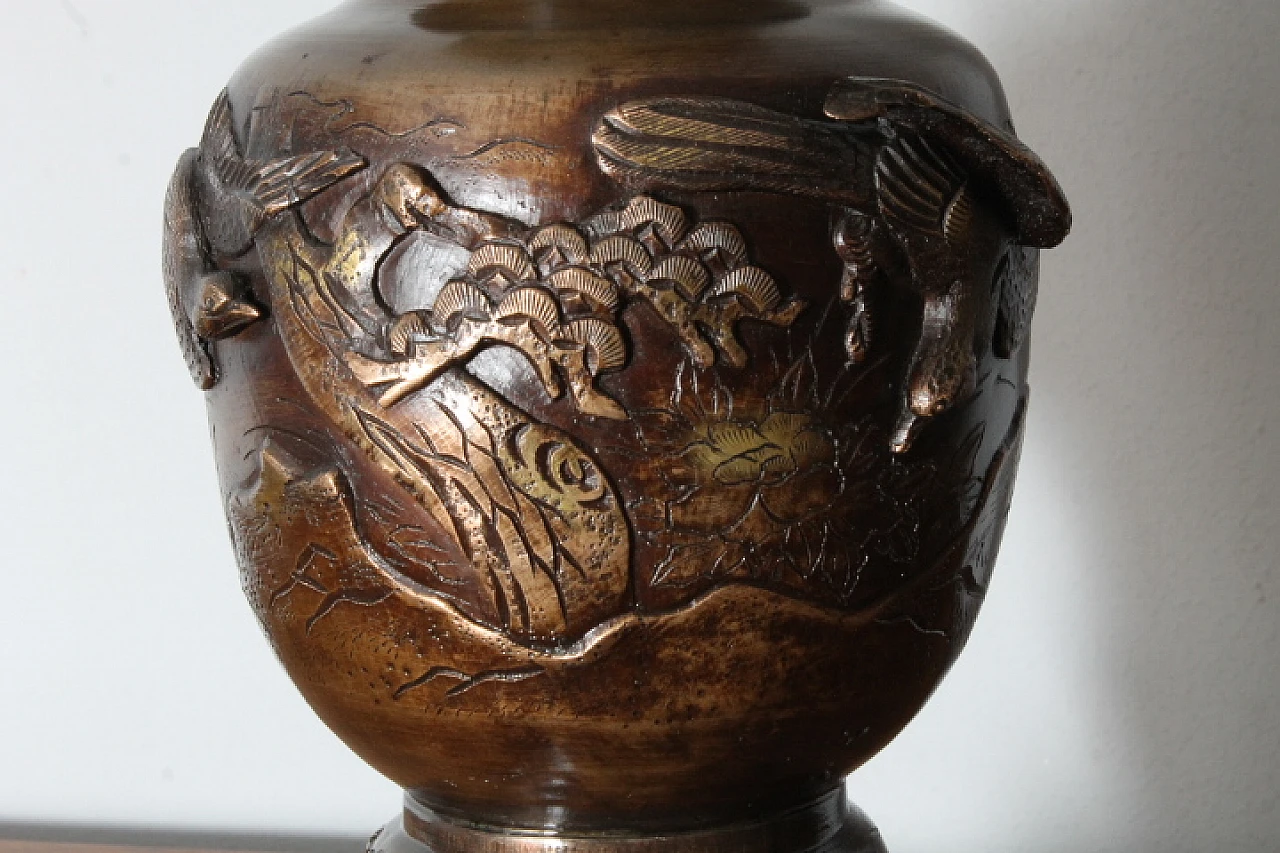 Pair of Japanese bronze vases, late 19th century 5