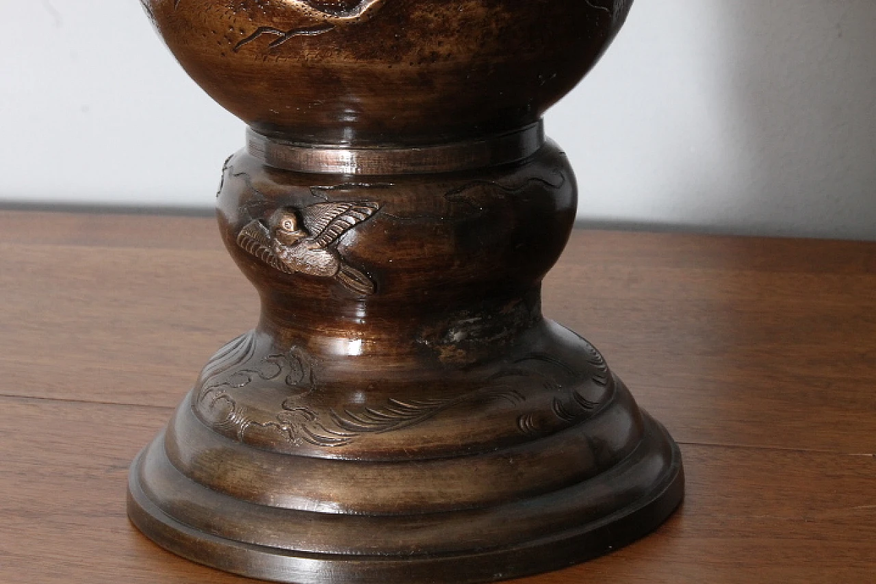 Pair of Japanese bronze vases, late 19th century 6